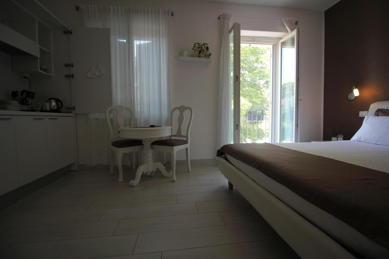 Rooms Il Punto Peschiera del Garda Kültér fotó