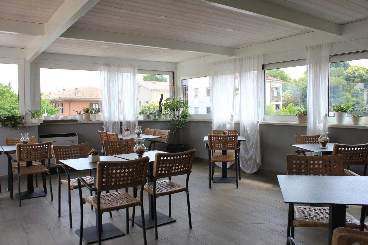 Rooms Il Punto Peschiera del Garda Kültér fotó