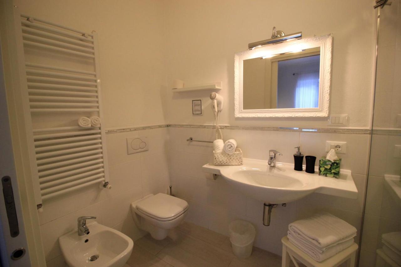 Rooms Il Punto Peschiera del Garda Kültér fotó
