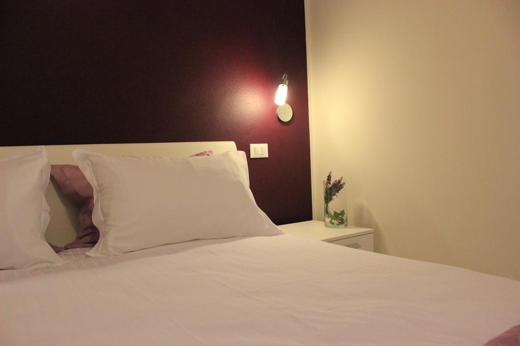Rooms Il Punto Peschiera del Garda Kültér fotó
